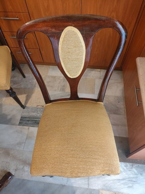 Chairs like new, 2 solid wood