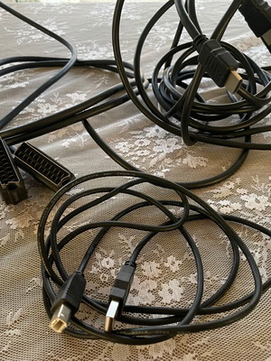 Πακέτο 3 καλωδίων μεταχειρισμένα: 1 SCART, 1 HDMI, 1 USB A–B