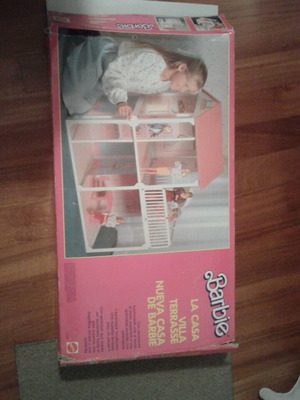 Σπίτι Barbie δύοροφο σαν καινούργιο χωρίς έπιπλα