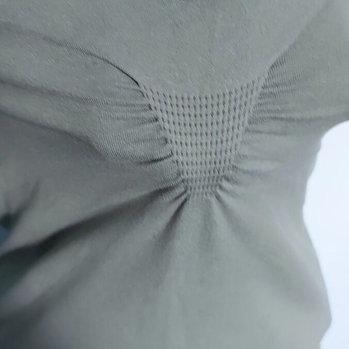 Only seamless branded top with shaping bra effect like new, pistachio