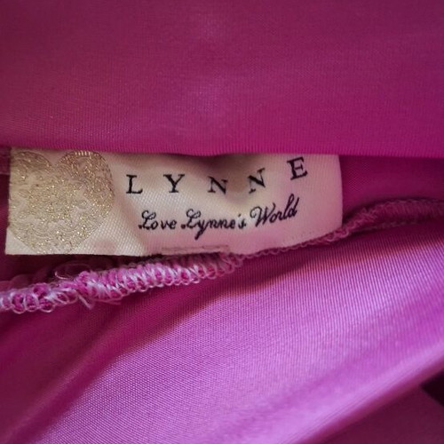 Lynne skirt like new, pink, elastic waist, pockets, jersey fabric