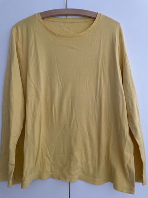 Long sleeve shirt size XL yellow like new