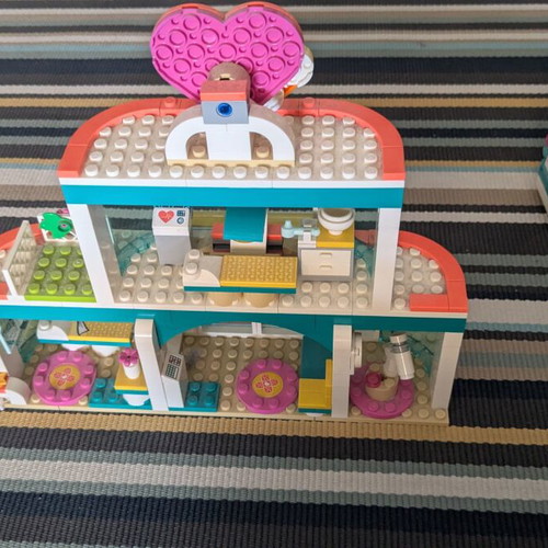 LEGO Friends hospital with ambulance, stretcher & 2 figures