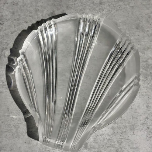 Vintage glass fondue bowl shaped like a shell, like new