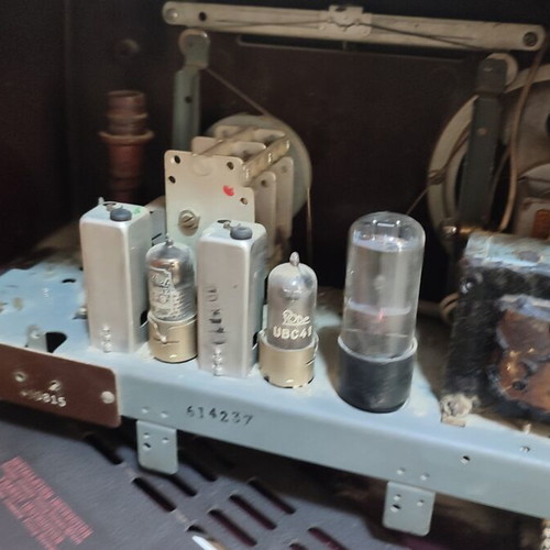Murphy Radio Type TU222 vintage tube radio (1952-1953)
