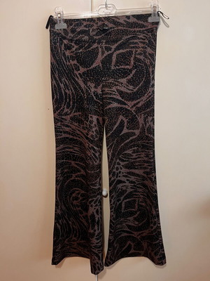 Attrattivo bell-bottom leggings new, size M, beige brown