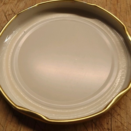 Jar lids pack of 25 for 1 kilo jars, like new, gold red white black