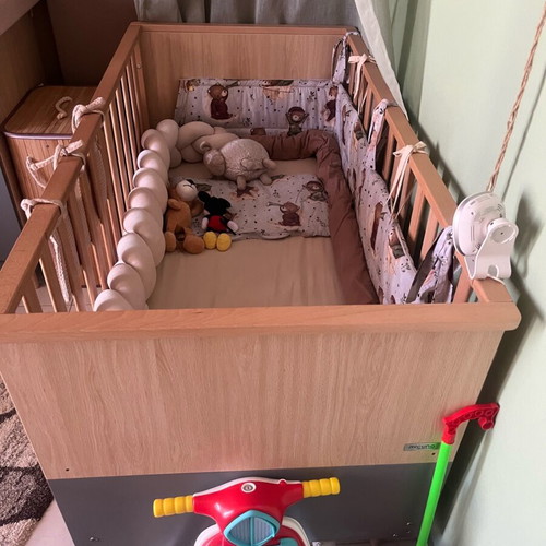 Micuna baby convertible bed like new