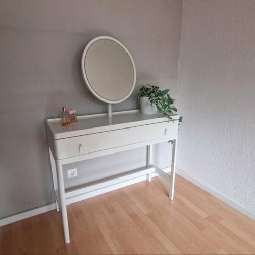 IKEA Vinstra White Dressing Table like new with oval mirror and drawer