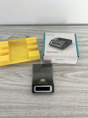 Sunlu Filament Connector FC01 σαν καινούργιο με filament connectors και βάση