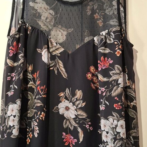 Lynne Floral Sleeveless Top like new with transparency
