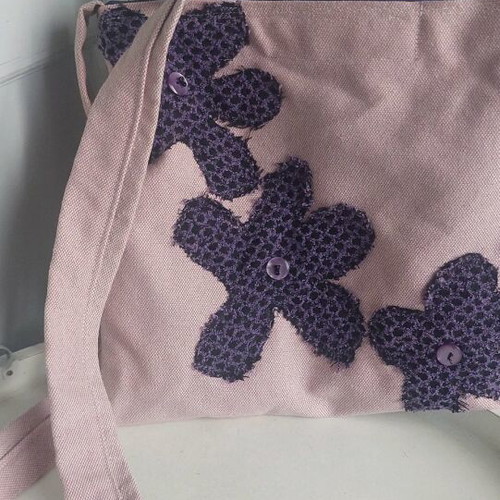 Boho crossbody shoulder bag like new with fabric flowers