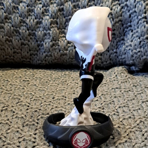 Ghost-Spider (Gwen Stacy) figure new from Marvel universe