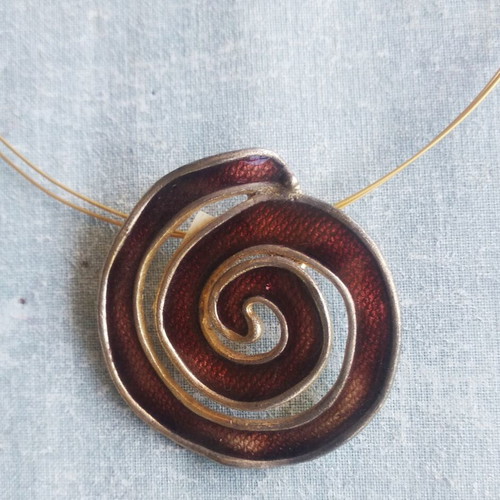 Enamel spiral necklace new, brown
