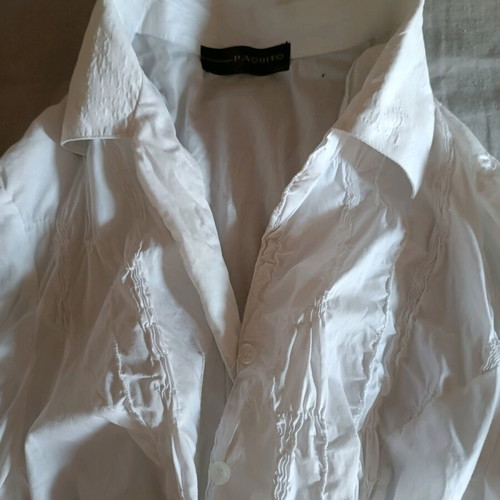 White vintage shirt size S like new with puffed sleeves and patterns