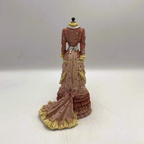 Victorian Dress Form Figurine like new, collectible decoration