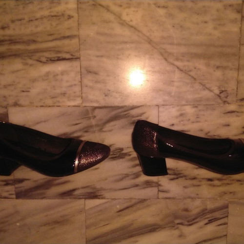 Patent leather women's shoes, mid heels