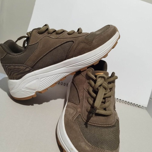 Level Anatomic leather sneakers khaki animal print size 37 like new