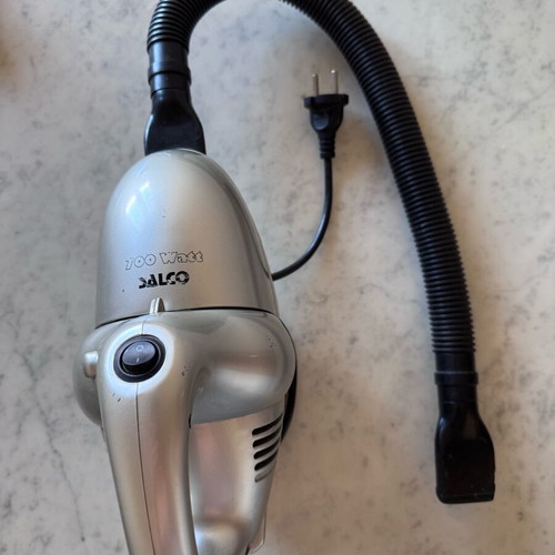 Salco handheld vacuum cleaner 700W used with flexible hose
