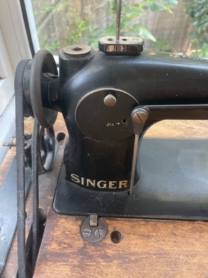 Singer sewing machine collectible used