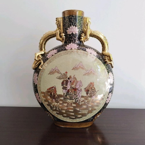 Large Chinese Satsuma vase like new