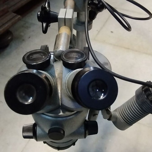 Carl Zeiss Stereo Microscope used with original base