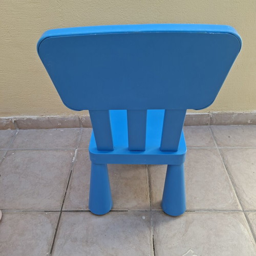 Ikea children's table with two chairs used, good condition