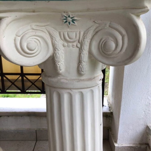 Clay columns used for table base