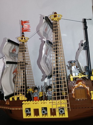 BricTek Pirates Dragon Pirate Ship used, 692 pieces