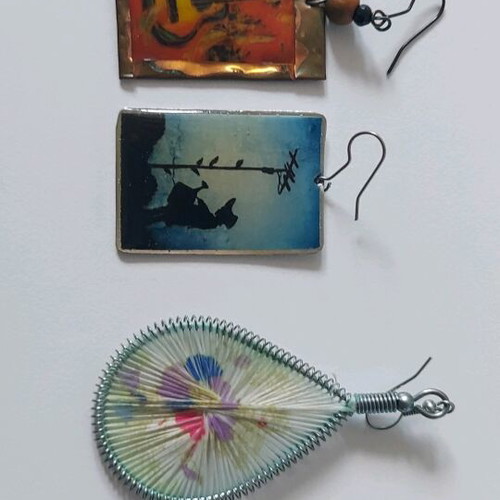 Assorted jewelry used, earrings, necklace, rings