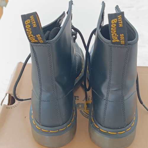 Dr. Martens 1460 black boots size 38 like new