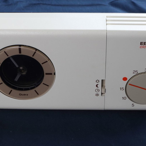 Programmable room thermostat from 1980 new with clock