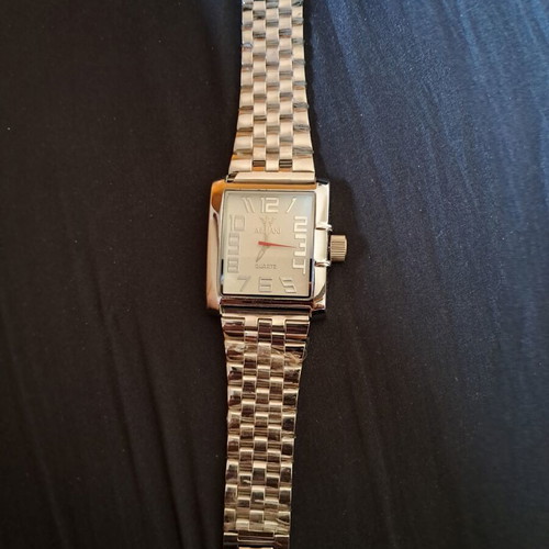 Wristwatch grey color, new, needs batteries