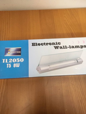 Wall light T5 8 Watt with glass shelf new