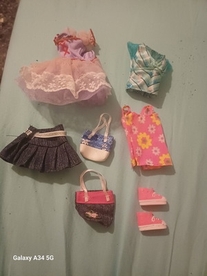 Ρούχα και αξεσουάρ Barbie σαν καινούργια, πακέτο