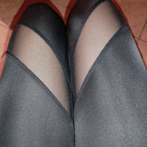 Leggings with mesh panels like new, black, size S