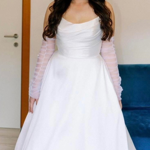 Pronovias wedding dress like new, size 42, mikado fabric, white