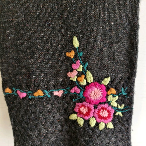 Desigual women's knitted dress like new with embroidered details