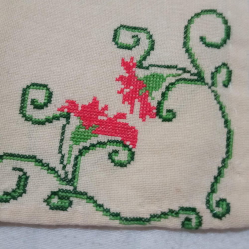 Small vintage handmade embroidered table linen like new, 1970