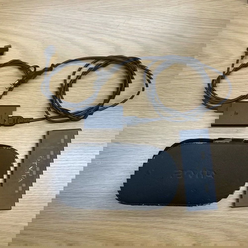 PS Vita PCH-1004 OLED като нов с 6 игри и калъфи Sony