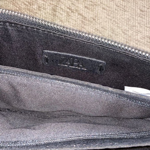 Small crossbody bag used in excellent condition