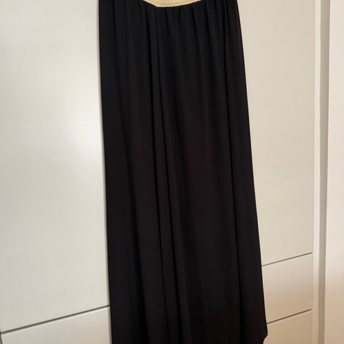 Maxi skirt black with elastic like new, size S/M
