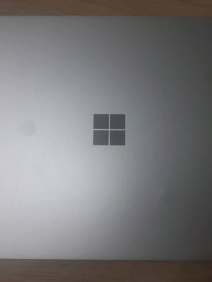 Microsoft Surface Laptop Go 1943 σχεδόν άριστο, 12,4 ίντσες, i5, 8GB RAM, 128GB SSD