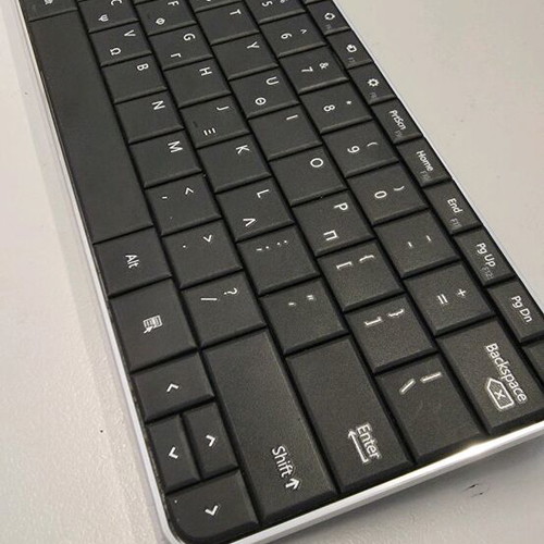 Microsoft Wedge Mobile Keyboard like new Bluetooth