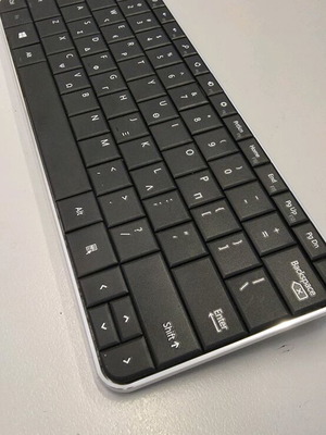Microsoft Wedge Mobile Keyboard like new Bluetooth
