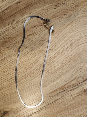 Herringbone chain necklace silver toned, like new