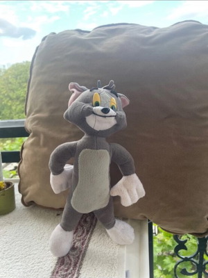 Tom plush toy like new, 7cm width 27cm height