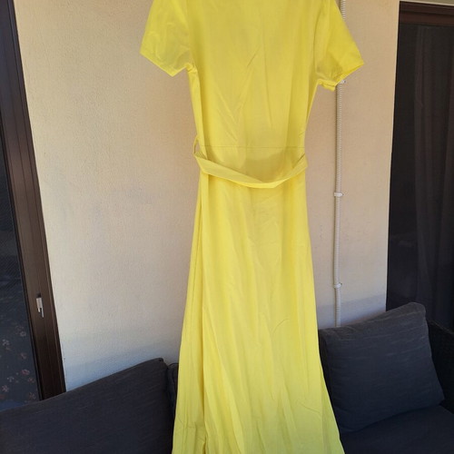 Yellow maxi dress with buttons and belt like new