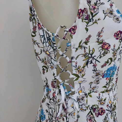 Floral dress white like new, size 42 with side opening