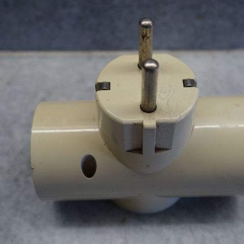 VIMAR white power strip used with 3 outlets